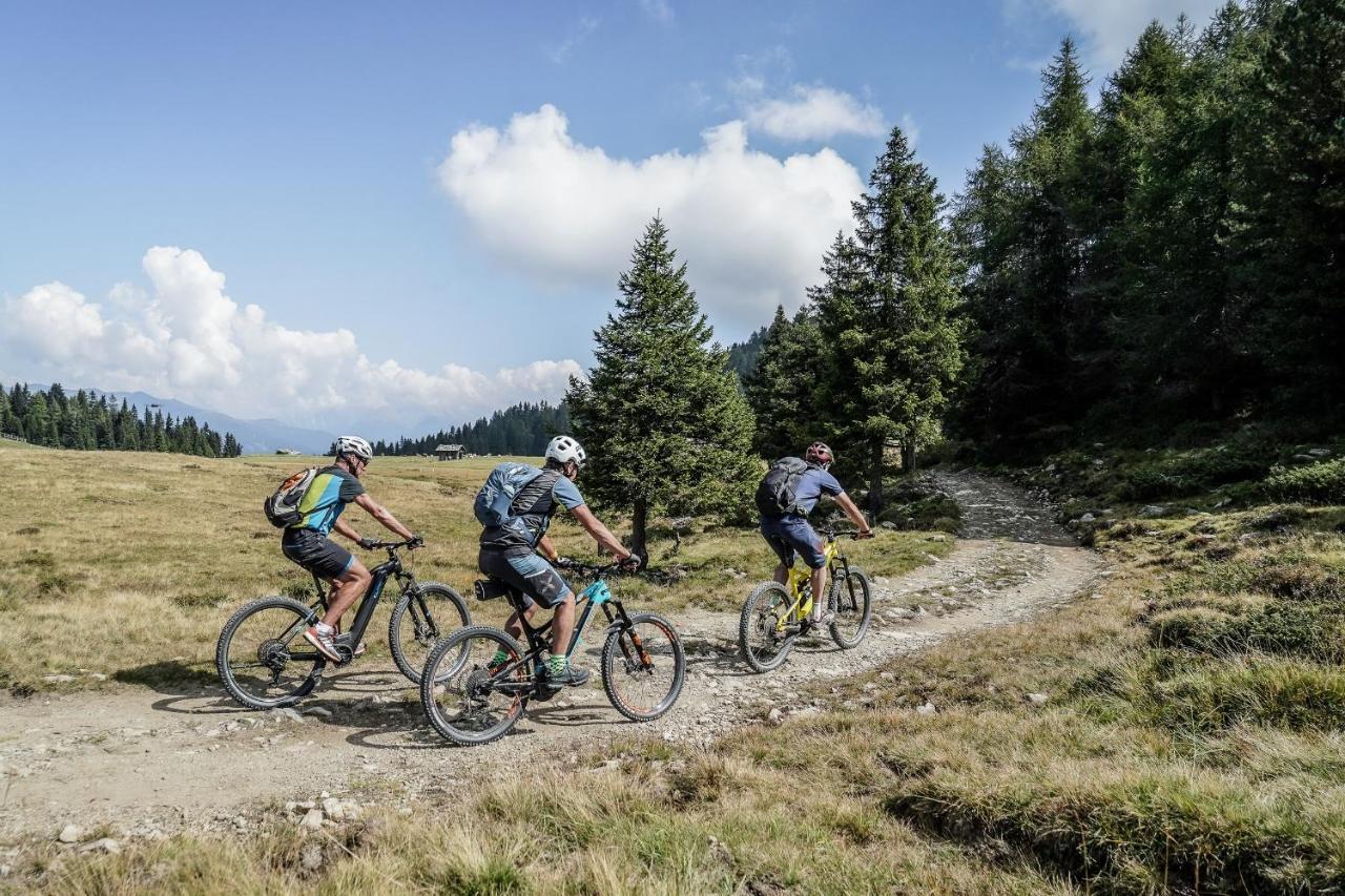 Landhotel Gasthof Zum Loewen Rodengo Bagian luar foto